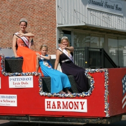 Bluff Country Photography, Photographer, Barb Jeffers, Southeast Minnesota, Lanesboro, Preston, Whalan, Harmony, Mabel, Spring Valley, Wykoff, Chatfield, Peterson, Rushford, Houston, Fillmore County, Rochester, Weddings, Graduation, Family, Baby, Babies, Pets, Scenic, Country, Commercial, Professional, Brochures, Visitor Guides, Tourism, Town Events, Buffalo Bill Days, Maternity, Photo Booth, Sports, Pictures, Albums, Portfolio, Wildlife, Arts, Prints, Abstract, Studio, Props, kids, toddlers, infants, couples, engagement, announcement