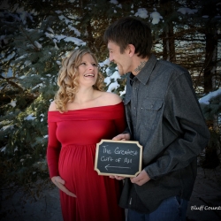 Bluff Country Photography - Winter Maternity Photos