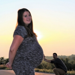 Tanner and Callie maternity photo 3